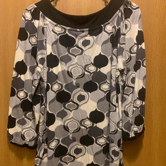 Apt 9 —3/4 sleeve Geometric Pattern Shirt - Picture 3 of 3